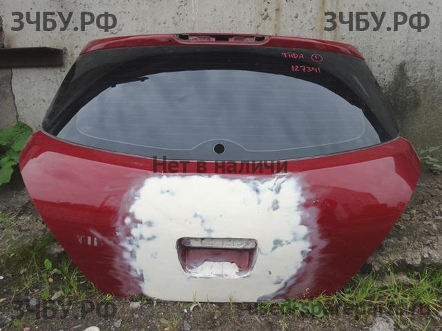 Nissan Tiida 1 Дверь багажника со стеклом