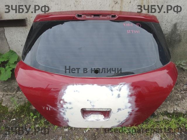 Nissan Tiida 1 Дверь багажника со стеклом
