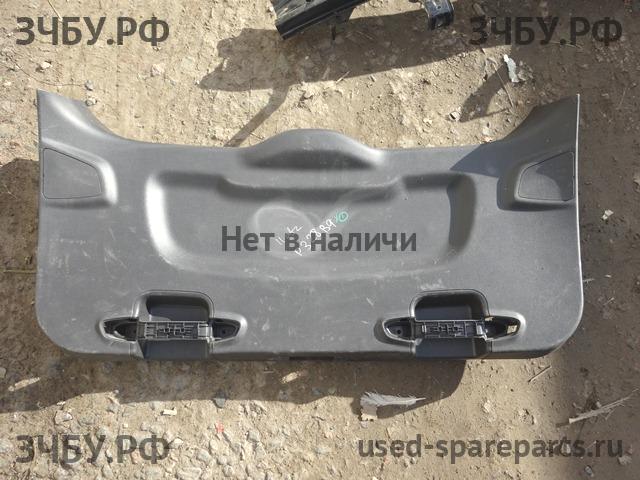 Ford Focus 3 Обшивка двери багажника