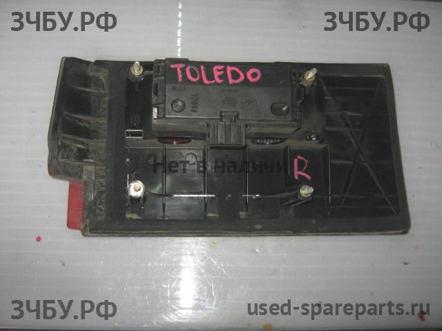Seat Toledo 1 (1L) Фонарь правый