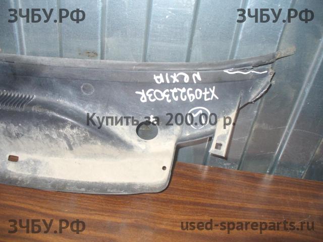 Daewoo Nexia (2008>) Решетка стеклоочистителя (Дефлектор водостока)