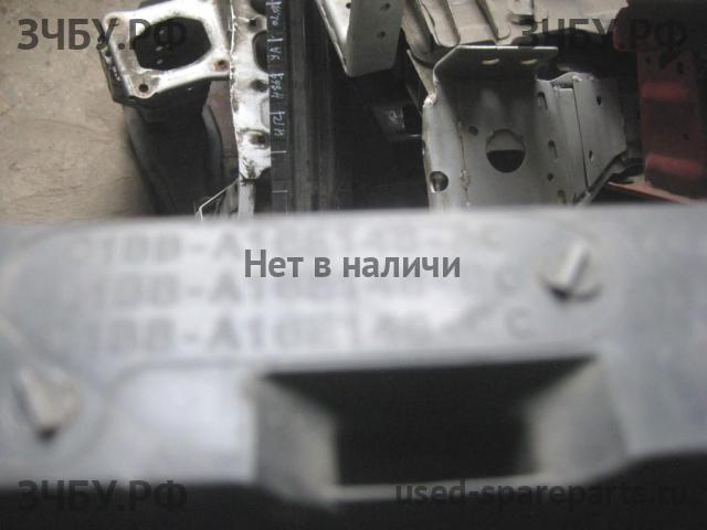 Ford Fiesta 6 Панель передняя (телевизор)