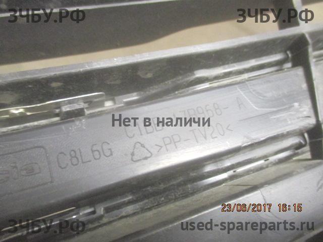Ford Fiesta 6 Решетка в бампер