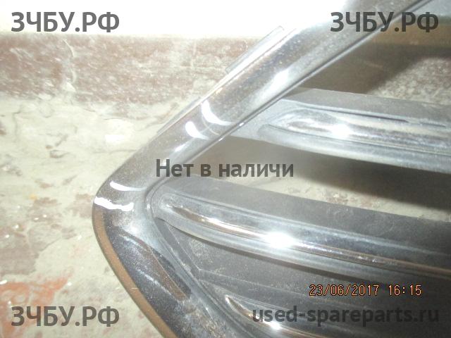 Ford Fiesta 6 Решетка в бампер