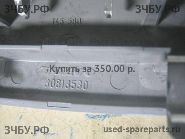 Volvo V40 (1) Плафон салонный