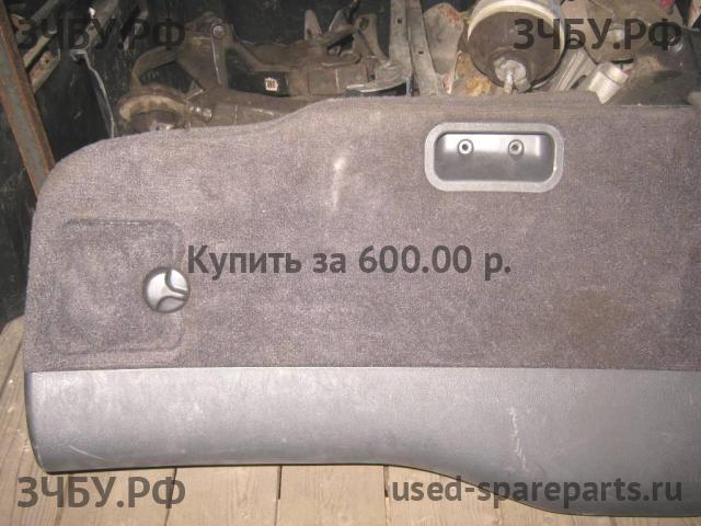 Volvo V40 (1) Обшивка крышки багажника