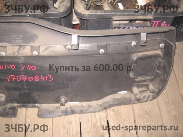 Volvo V40 (1) Обшивка крышки багажника