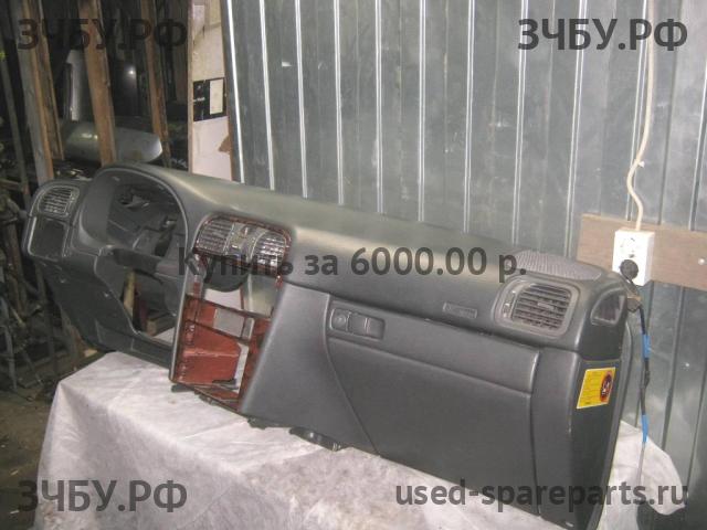 Volvo V40 (1) Торпедо