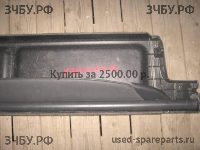 Volvo V40 (1) Полка задняя