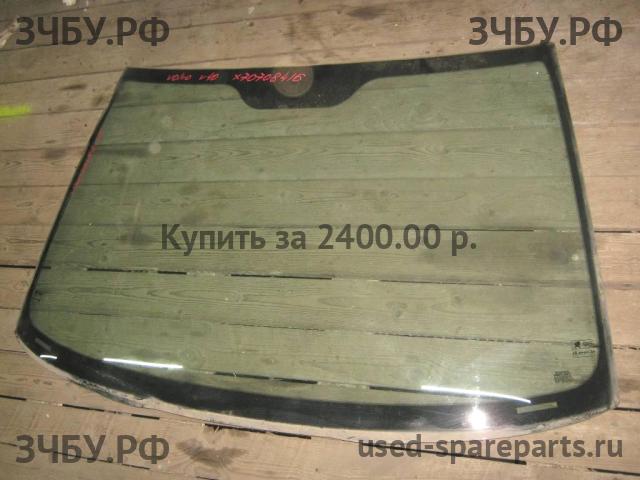 Volvo V40 (1) Стекло лобовое (ветровое)