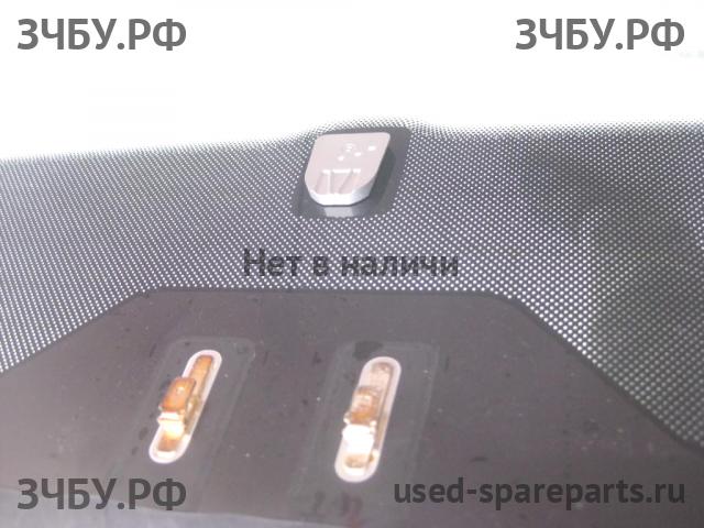 Ford Focus 3 Стекло лобовое (ветровое)