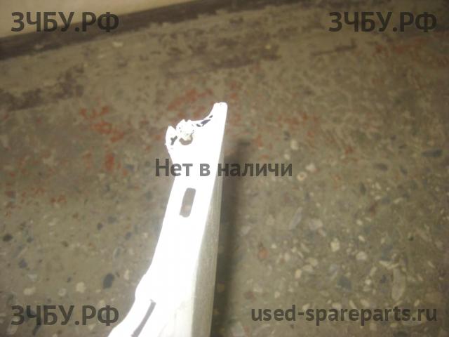Volkswagen Polo 5 (Sedan) Бампер передний