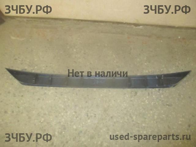Toyota RAV 4 (4) Накладка на дверь багажника