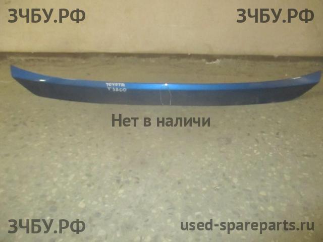 Toyota RAV 4 (4) Накладка на дверь багажника