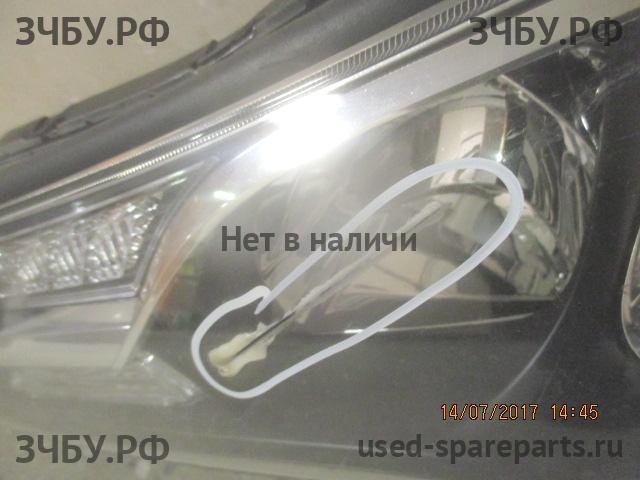 Toyota RAV 4 (4) Фара левая