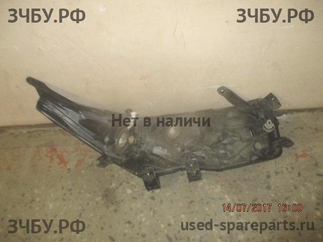Toyota Corolla (E16 - E17) Фара левая