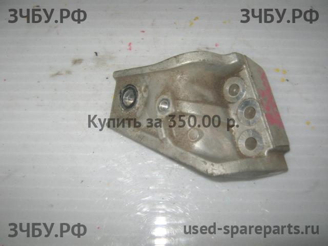 Mitsubishi Outlander 1 (CU) Кронштейн крепления ДВС