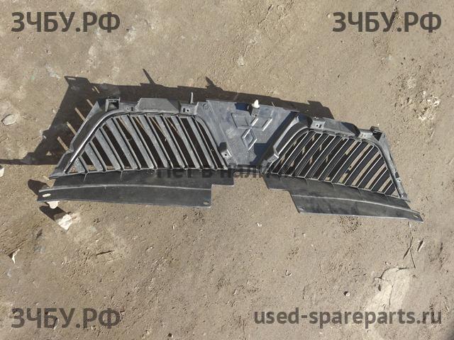 Mitsubishi L200 (4)[KB] Решетка радиатора
