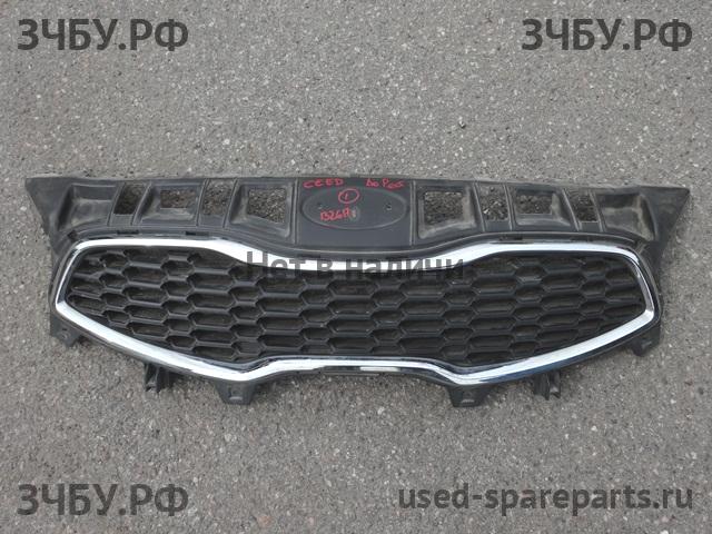 KIA Ceed 2 Решетка радиатора
