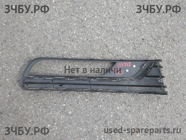 Volkswagen Passat B7 Рамка противотуманной фары левой