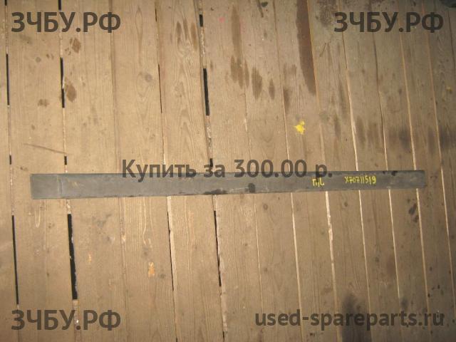 Volvo V40 (1) Молдинг двери передней левой