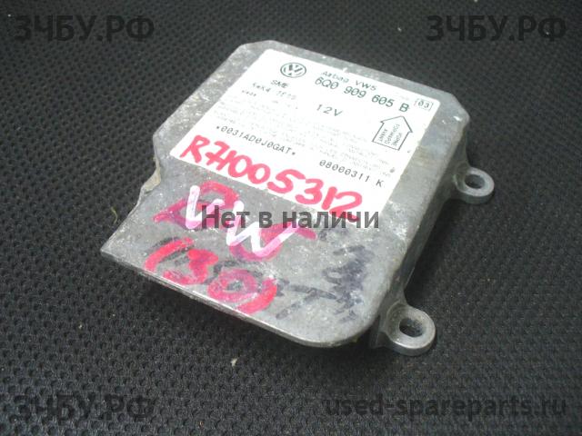 Volkswagen Passat B5 Блок управления AirBag (блок активации SRS)