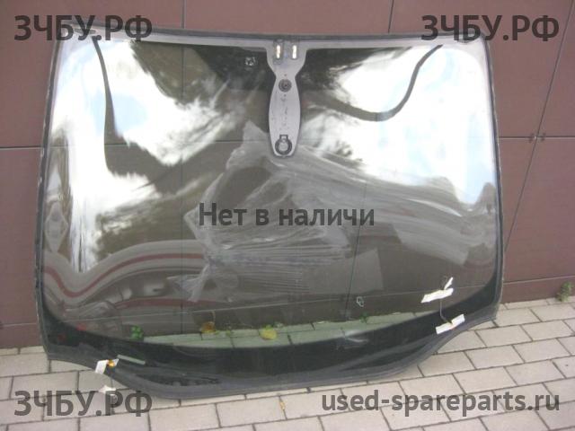 Ford Focus 3 Стекло лобовое (ветровое)
