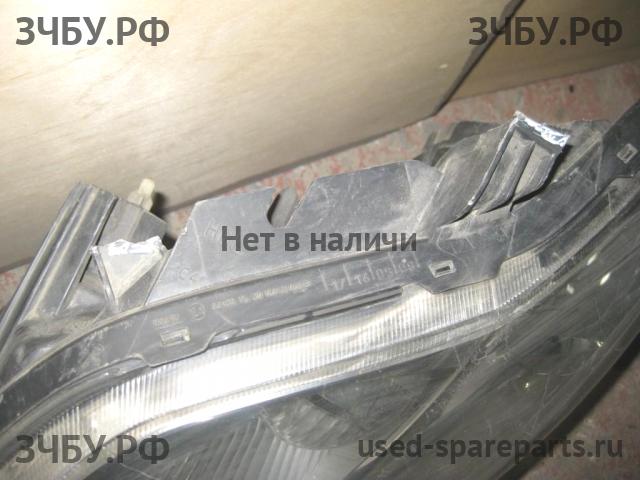 Toyota Auris 1 (E150) Фара левая
