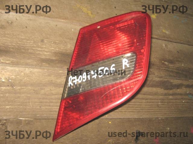 Mitsubishi Carisma (DA) 2000-> Фонарь правый