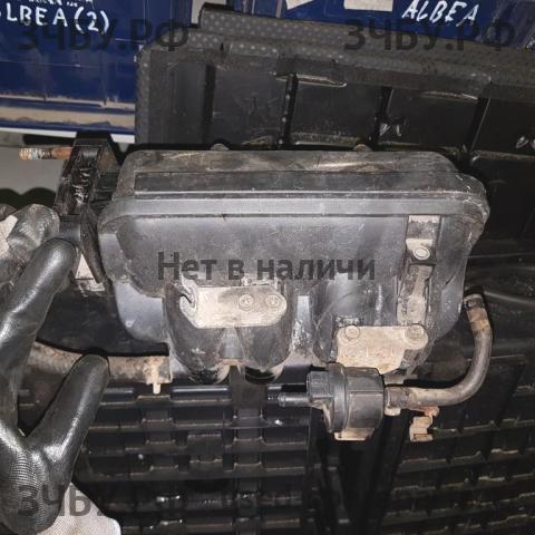 Hyundai Accent 2 Коллектор впускной