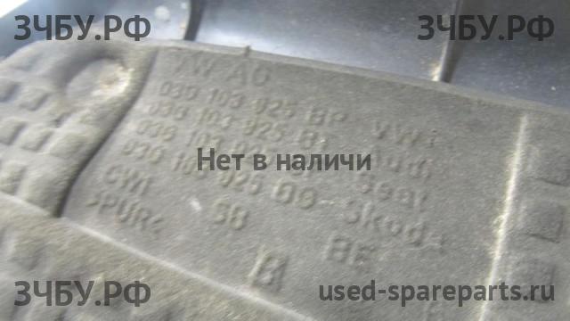 Volkswagen Passat B6 Крышка двигателя передняя