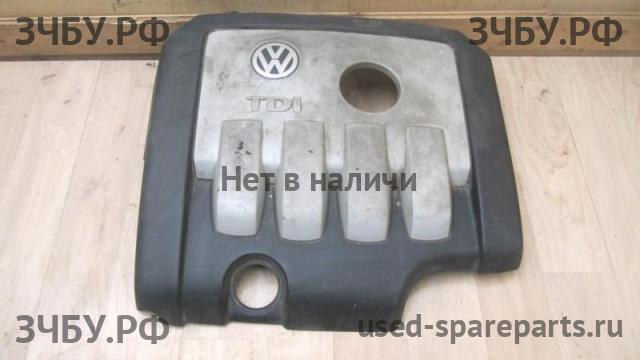 Volkswagen Passat B6 Крышка двигателя передняя