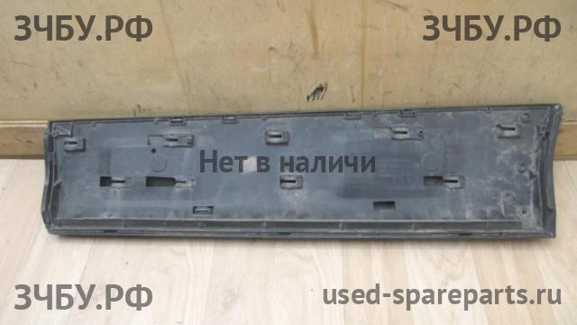 Audi Q7 [4L] Накладка двери задней правой
