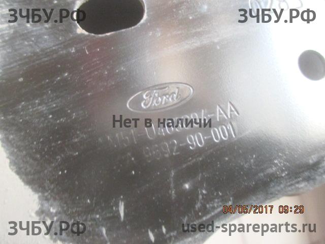 Ford Focus 3 Усилитель бампера задний