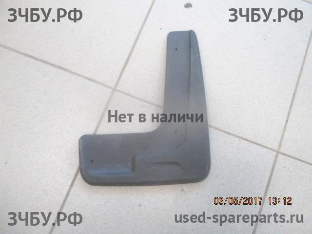 Peugeot 301 Брызговик передний правый