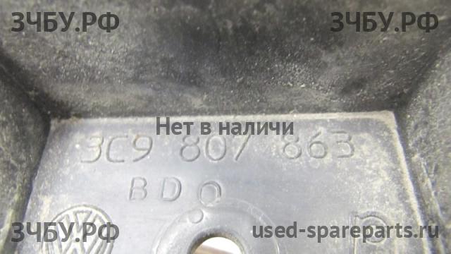 Volkswagen Passat B6 Направляющая заднего бампера