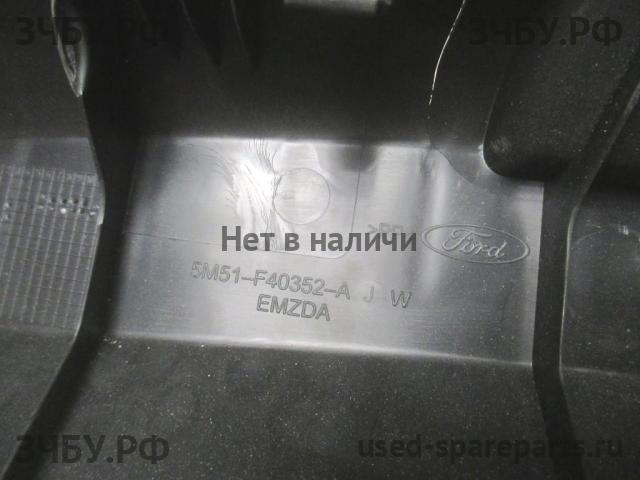 Ford Focus 2 Обшивка багажника