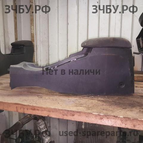 Nissan Primera P12 Консоль между сиденьями (Подлокотник)