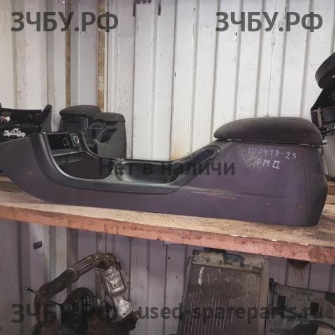 Ford Mondeo 2 Консоль между сиденьями (Подлокотник)