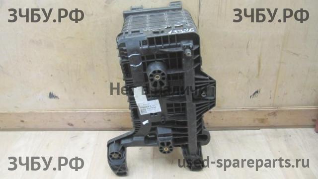 Volkswagen Passat B6 Корпус аккумулятора