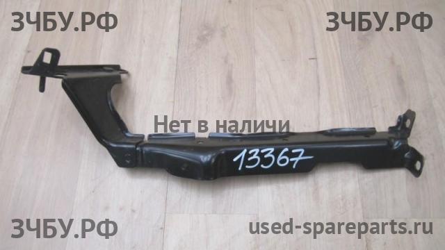 Audi A4 [B8] Кронштейн крепления крыла