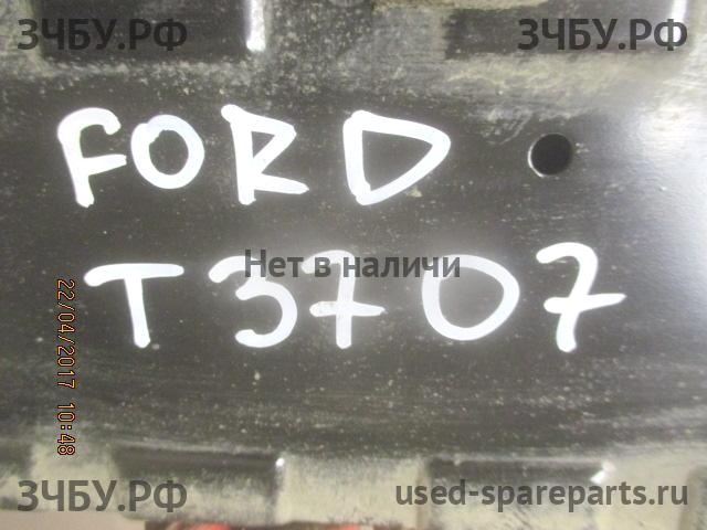 Ford Focus 3 Усилитель бампера задний