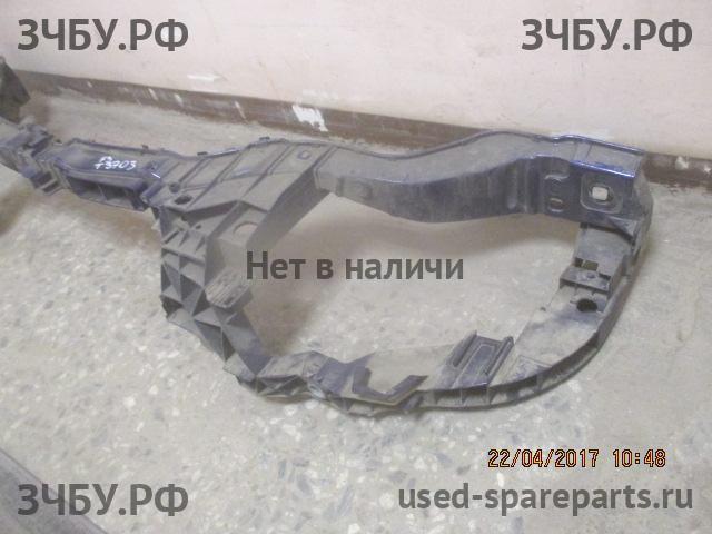 Ford Focus 3 Панель передняя (телевизор)