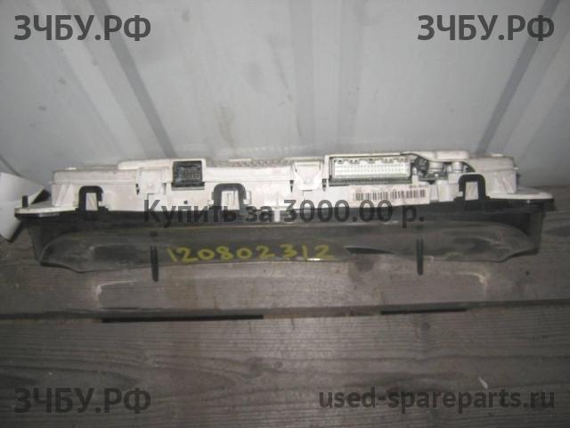 Nissan Pathfinder 2 (R51) Панель приборов