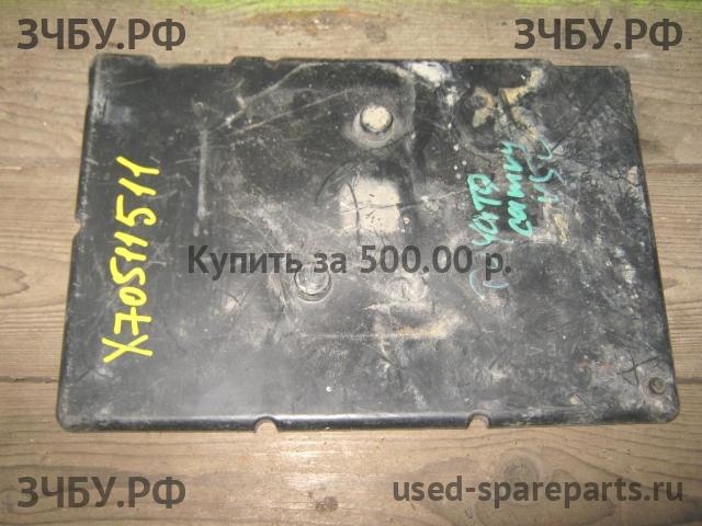 Toyota Camry 7 (V50) Крепление АКБ (подставка/площадка)