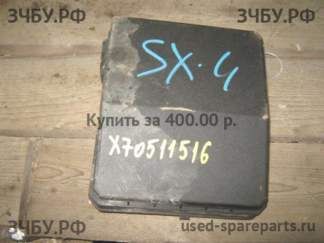 Mitsubishi Lancer 10 [CX/CY] Крышка блока предохранителей