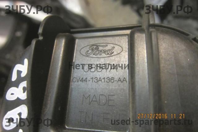 Ford Kuga 2 Крышка на фару