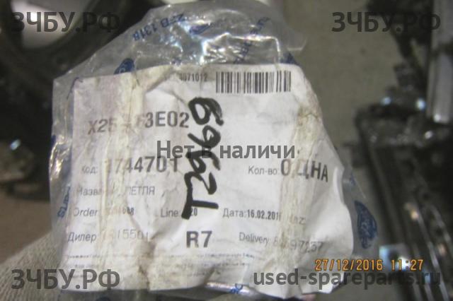 Ford Focus 3 Петля двери багажника