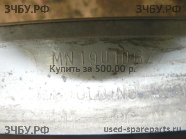 Mitsubishi Lancer 9 [CS/Classic] Молдинг двери передней правой