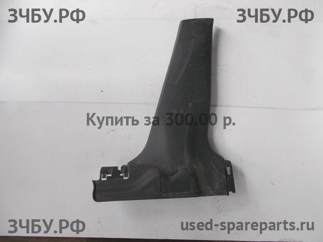 Honda Civic 8 (4D) Накладка стойки средней правой
